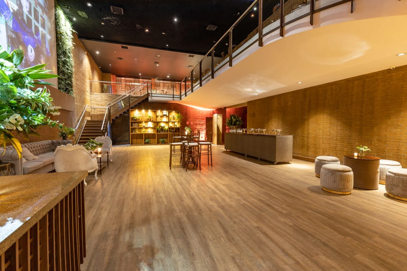 Interior with coordinated ambient lighting
